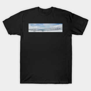 Mountain lake, Serra da Estrela, Portugal T-Shirt